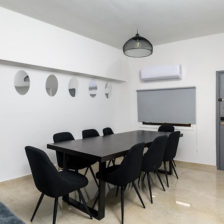 Ollies 3 Bedroom Apartment Lárnaka Eksteriør bilde